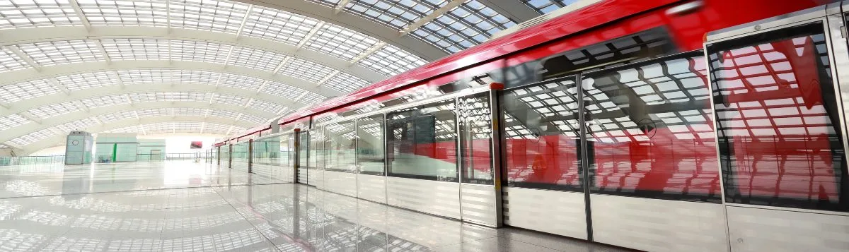 Flughafen Athen zum Hafen Piräus: U-Bahn, Bus und Taxi zu den Fähren